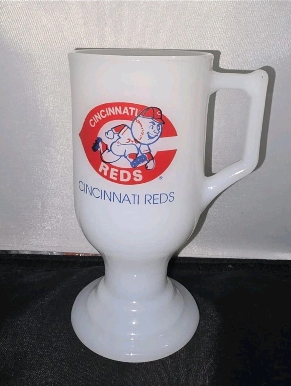 1970s Cincinnati Reds Pedestal Milk Glass Handled Mug IHop
